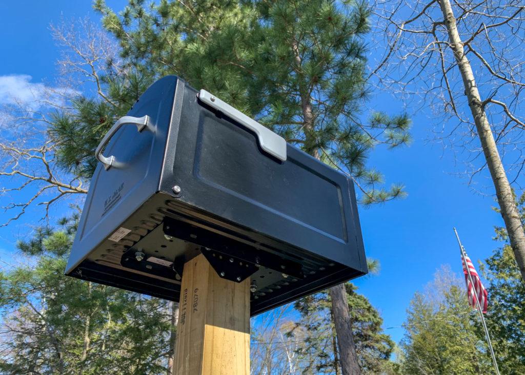 post-mounted-package-mailbox